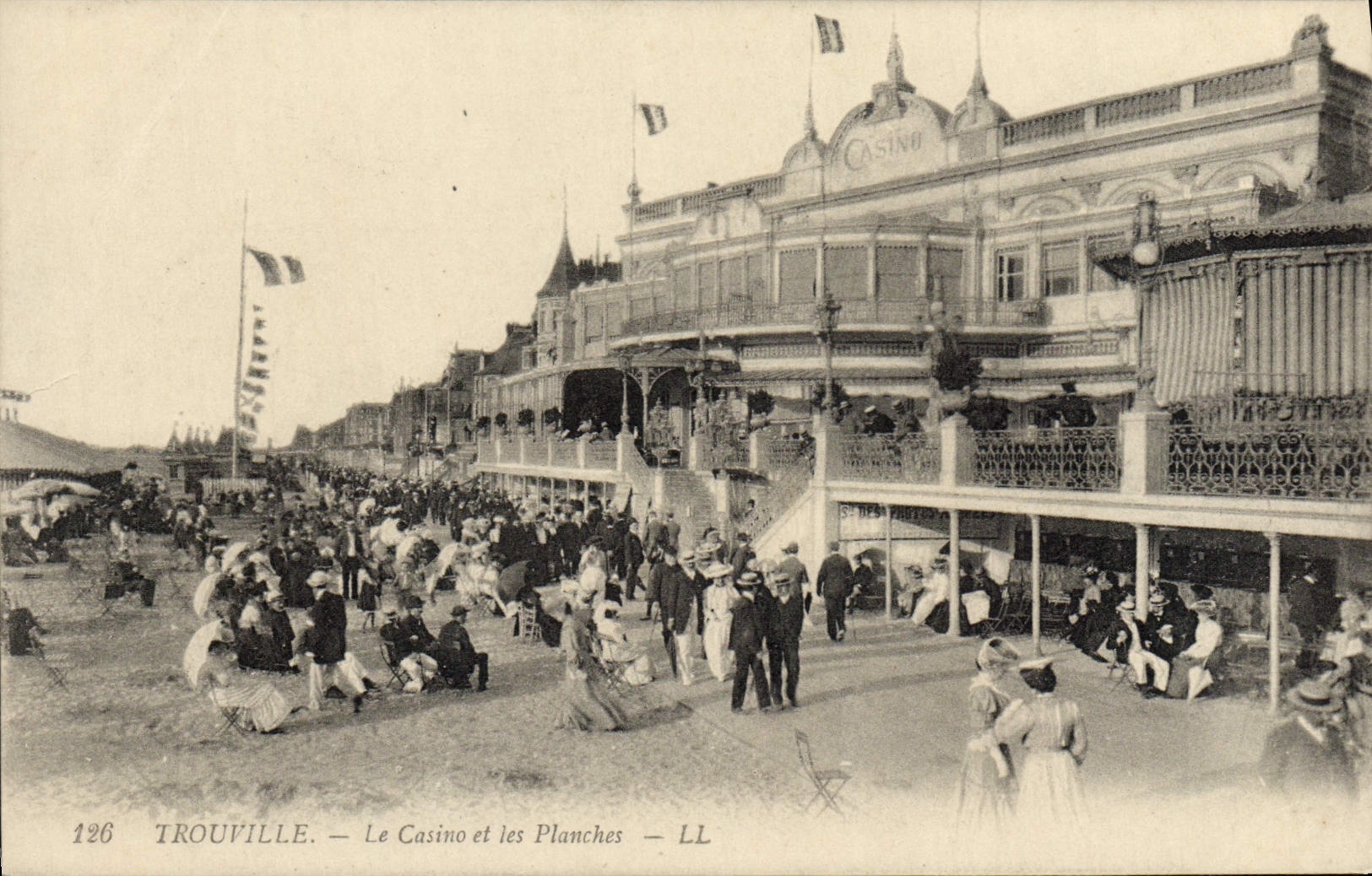 Trouville — Le Casino et les Planches — LL