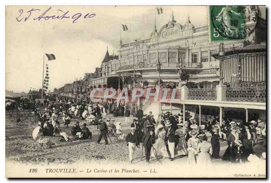 CPA Trouville Le Casino et les Planches