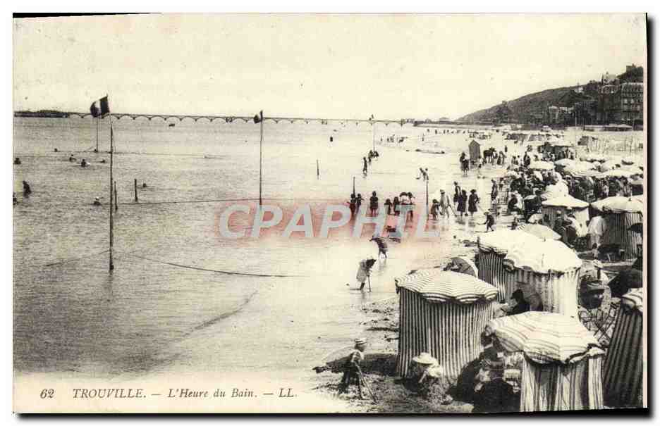 CPA Trouville L'Heure du Bain