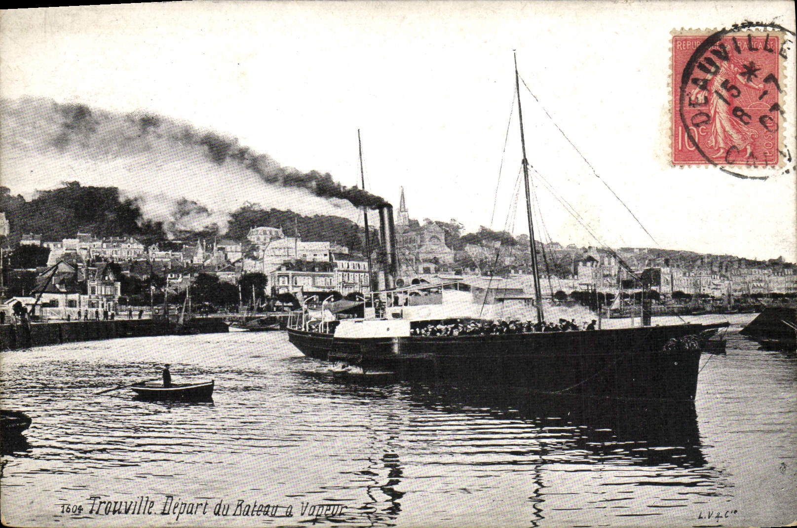 CPA Trouville Depart du Bateau a vapeur