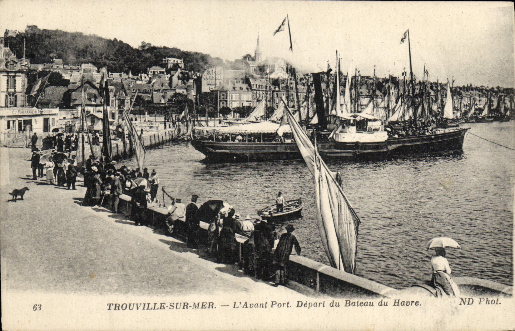 CPA Trouville L'Avant Port Depart du Bateau du Havre