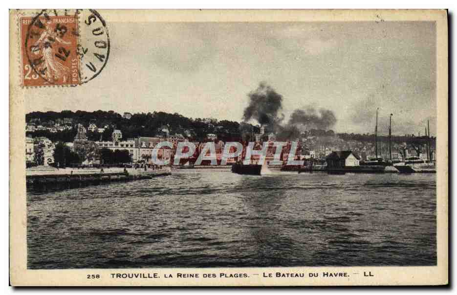 CPA Trouville La Reine Des Plages Le Bateau Du Havre