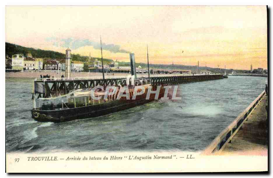 CPA Trouville Arrivee du Bateau du Havre L'Augustin Normand
