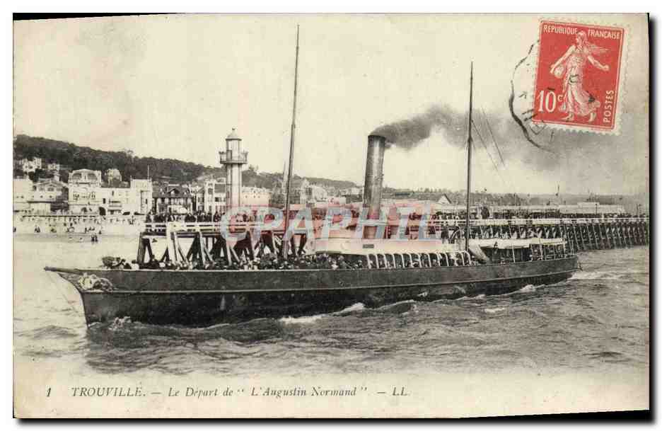 CPA Trouville Le depart de l'Augustin Normand Bateau 