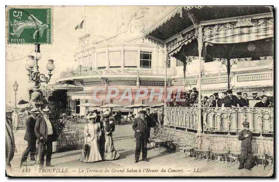 CPA Trouville La terrasse du grand salon a l'heure du concert