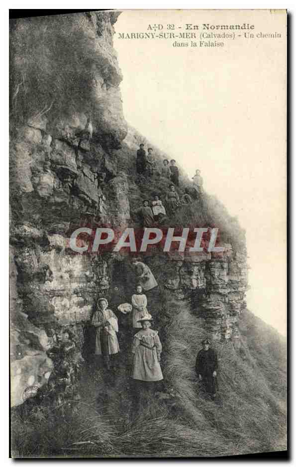 CPA En Normandie Marigny sur mer un chemin dans la falaise Enfants