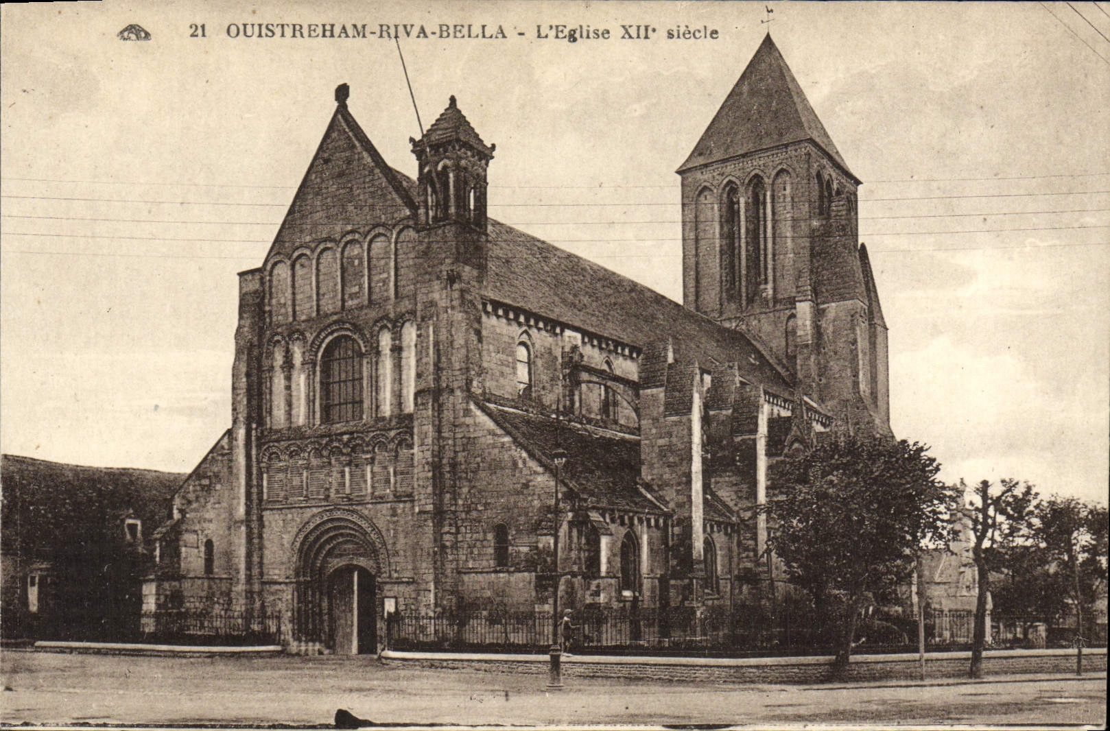 Ouistreham-Riva-Bella — L'Église XIIe siècle — Éditeur : 'L'Association des Arts Érasmiques'