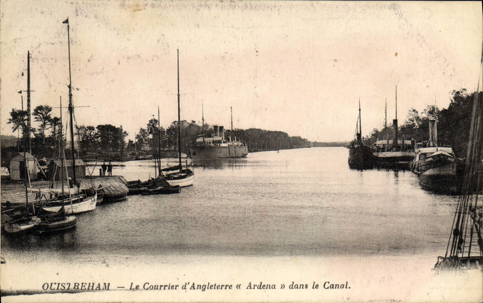 Ouisreham — Le Courrier d'Angleterre « Ardena » dans le Canal