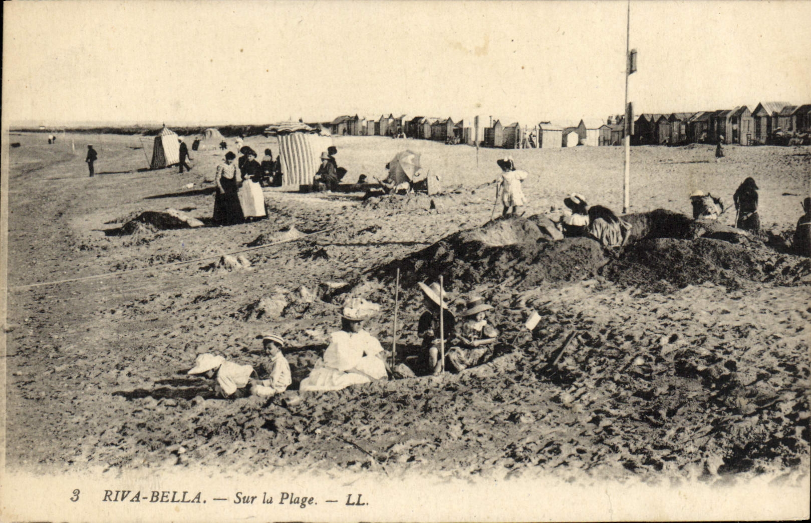 Riva-Bella — Sur la Plage — LL.