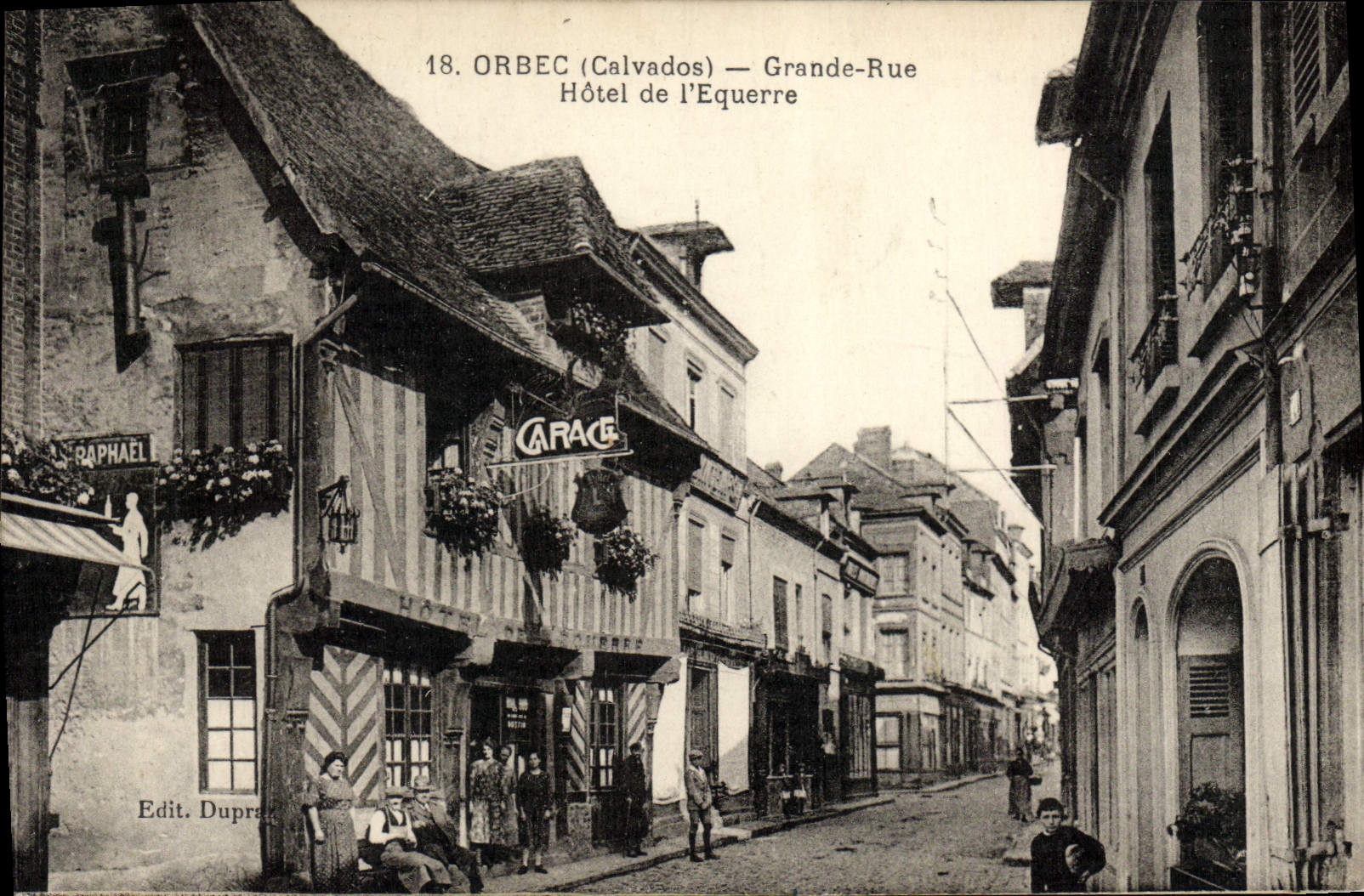 CPA Orbec Grande rue hotel de l'equerre Garage