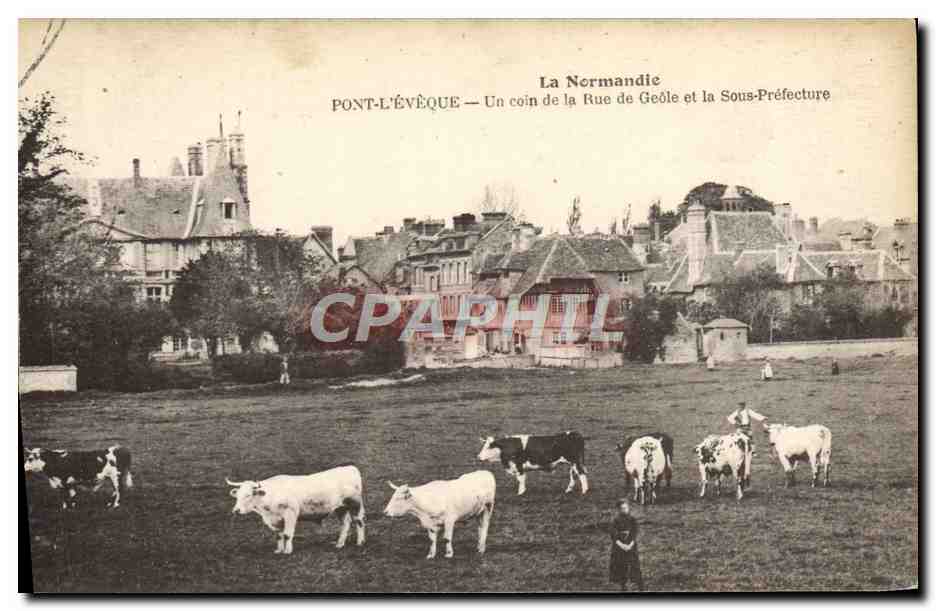 Pont-l'Évêque — Eine Ecke der Rue de Geôle und das Unterprefekturgebäude — Normandie