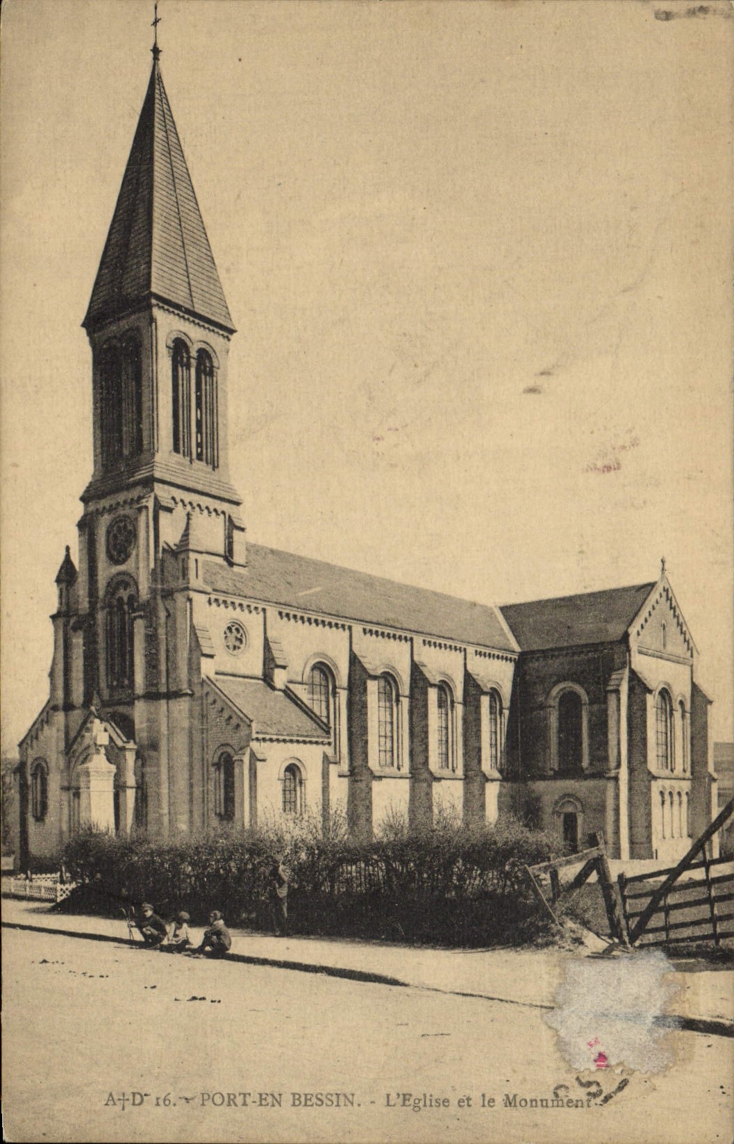Port-en-Bessin — L'Église et le Monument — A.D. 16