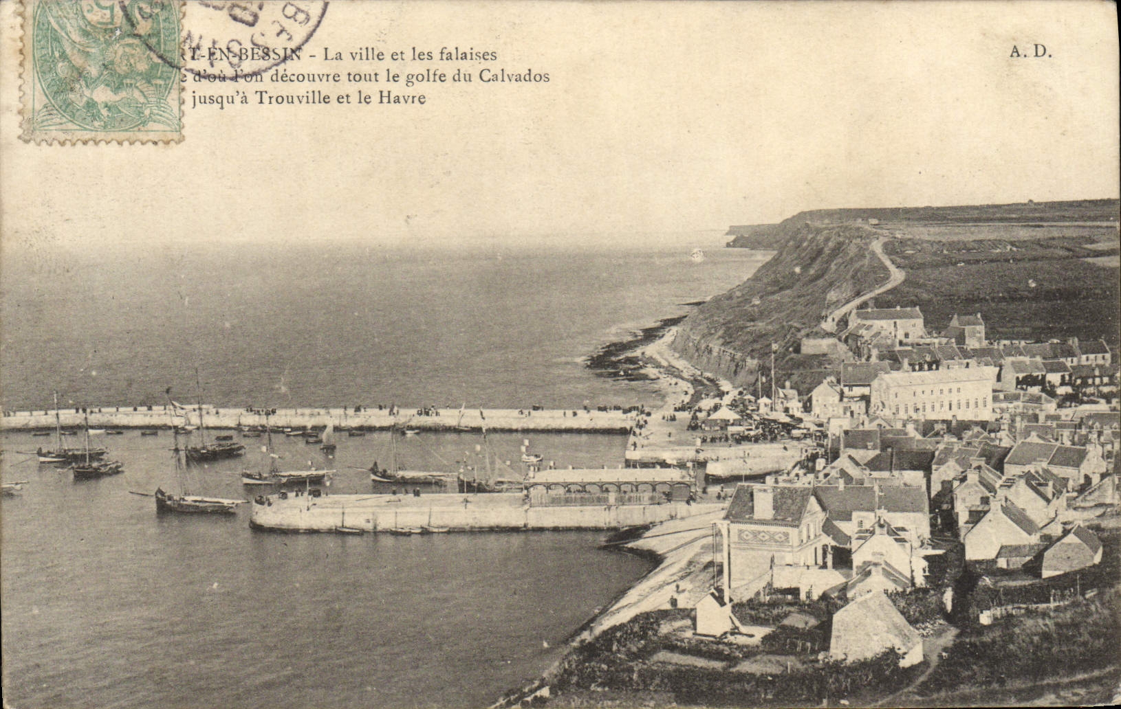 Le Tréport - La ville et les falaises — vue sur le golfe du Calvados jusqu'à Trouville et le Havre — A.D. éditeur