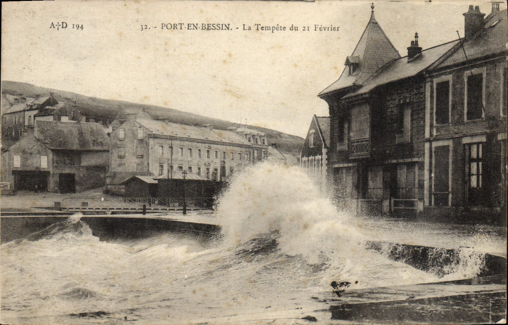 Port-en-Bessin — La Tempête du 21 Février — A. Dabosé, édit. (Calvados) n°32