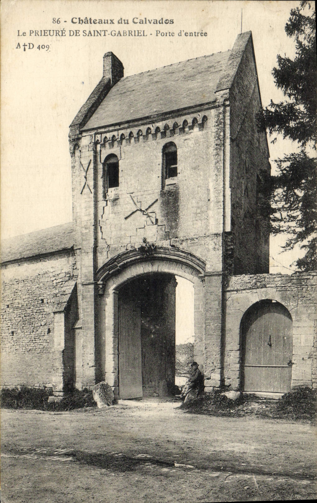 CPA Le prieure de Saint Gabriel Porte d'entree