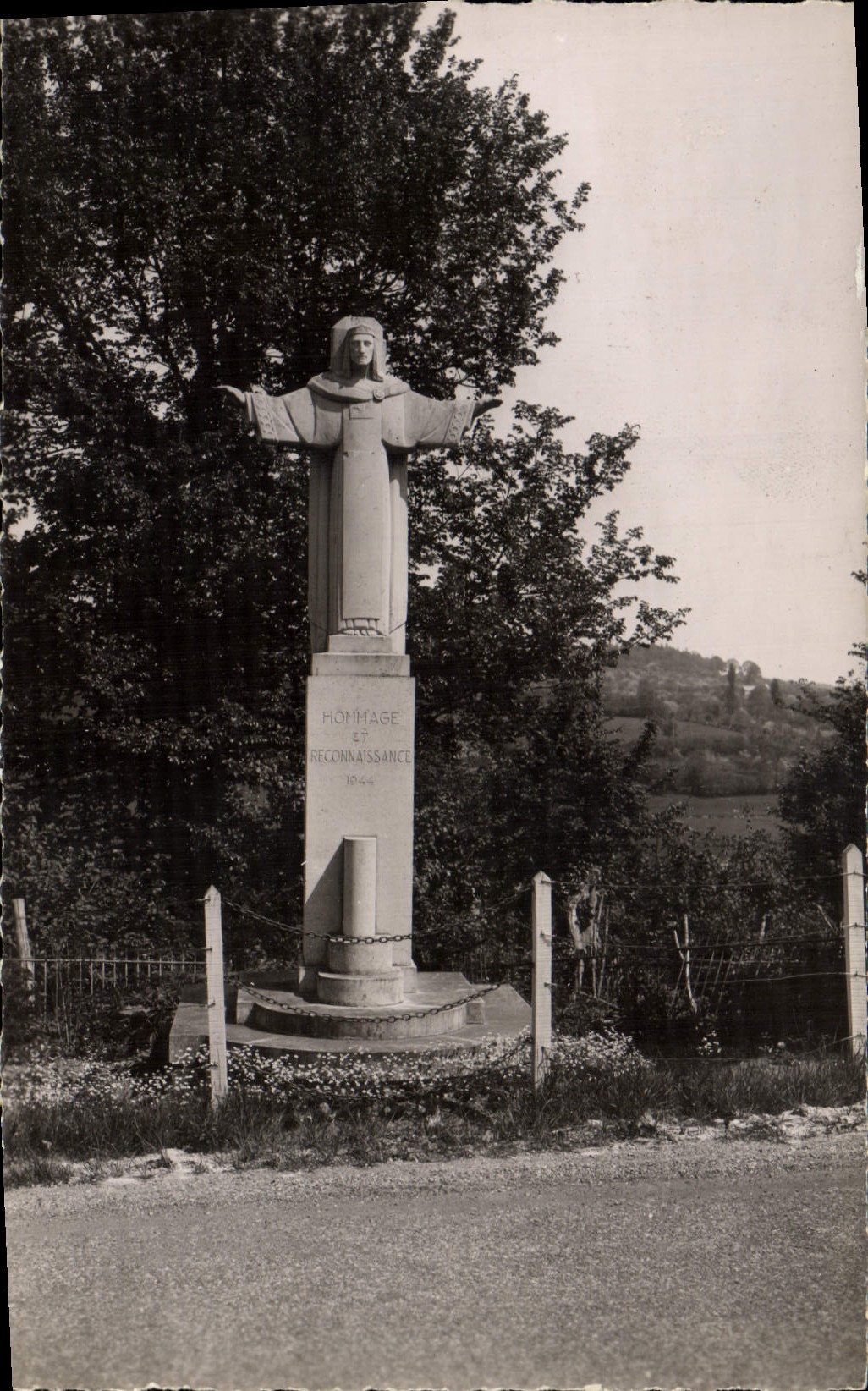 Statue du Christ-Roi — ST-MARTIN-de-MAILLOC (Calvados) — Édition CPAPHIL