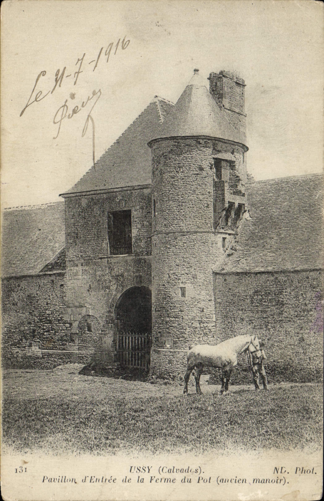 CPA Ussy Pavillon d'Entree de la Ferme du Pot Ancien manoir Cheval