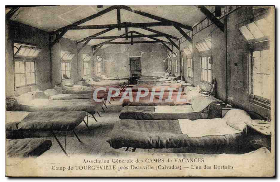 Camp de TOURGEVILLE près Deauville (Calvados) — L'un des Dortoirs — Association Générale des CAMPS de VACANCES