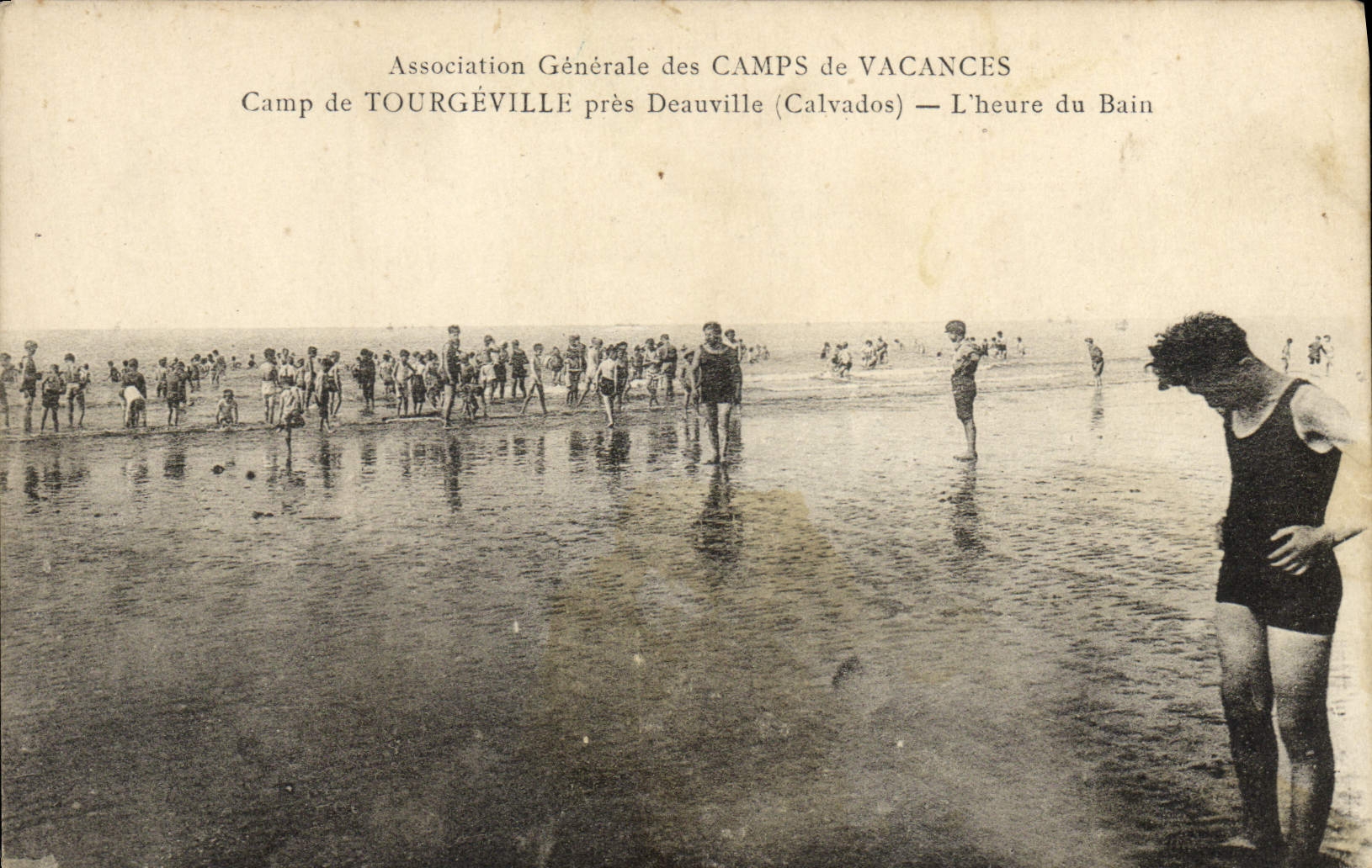 Camp de TOURGÉVILLE près Deauville (Calvados) — L'heure du Bain — Association Générale des CAMPS de VACANCES
