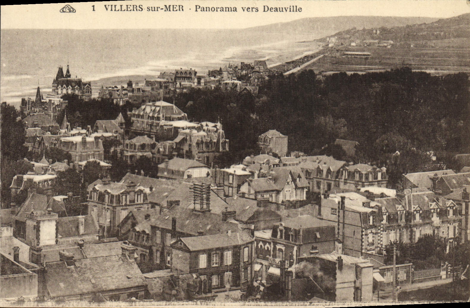 Villers-sur-Mer — Panorama vers Deauville — série 1