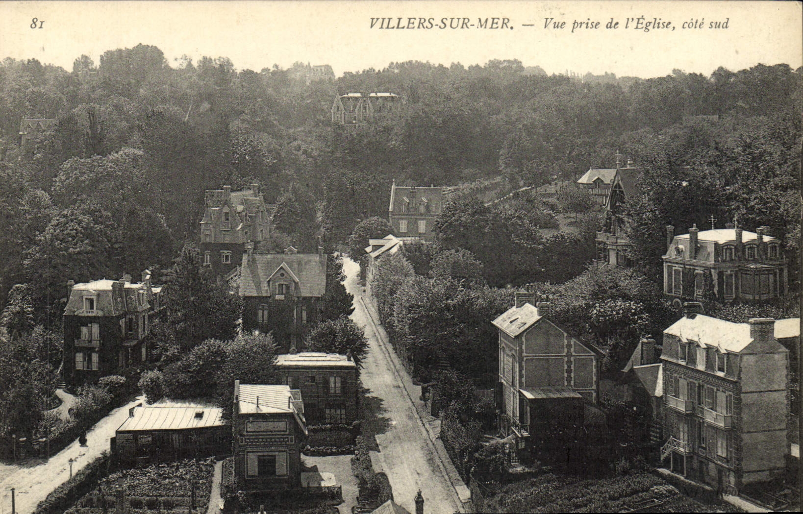 Villers-sur-Mer — Vue prise de l'Église, côté sud — JPM