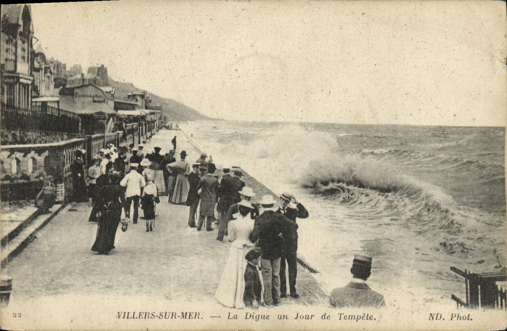 Villers-sur-Mer — La Digue un Día de Tormenta — ND. Fot.
