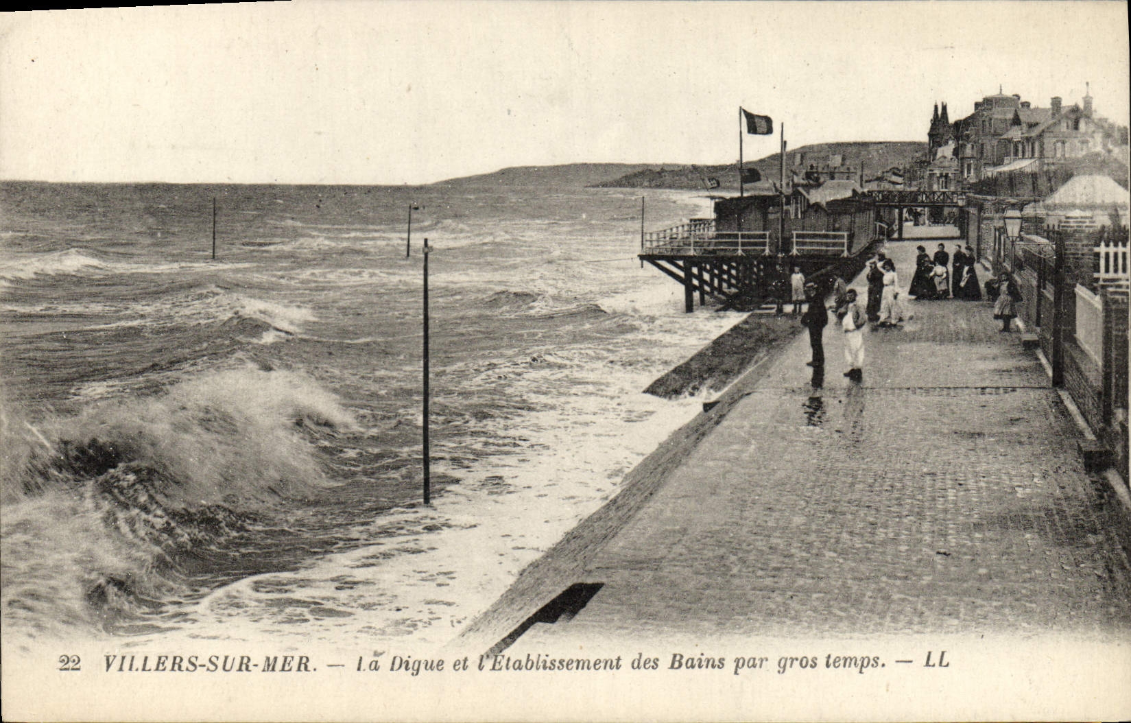 Villers-sur-Mer — Die Digue und das Badehaus bei Sturm — LL