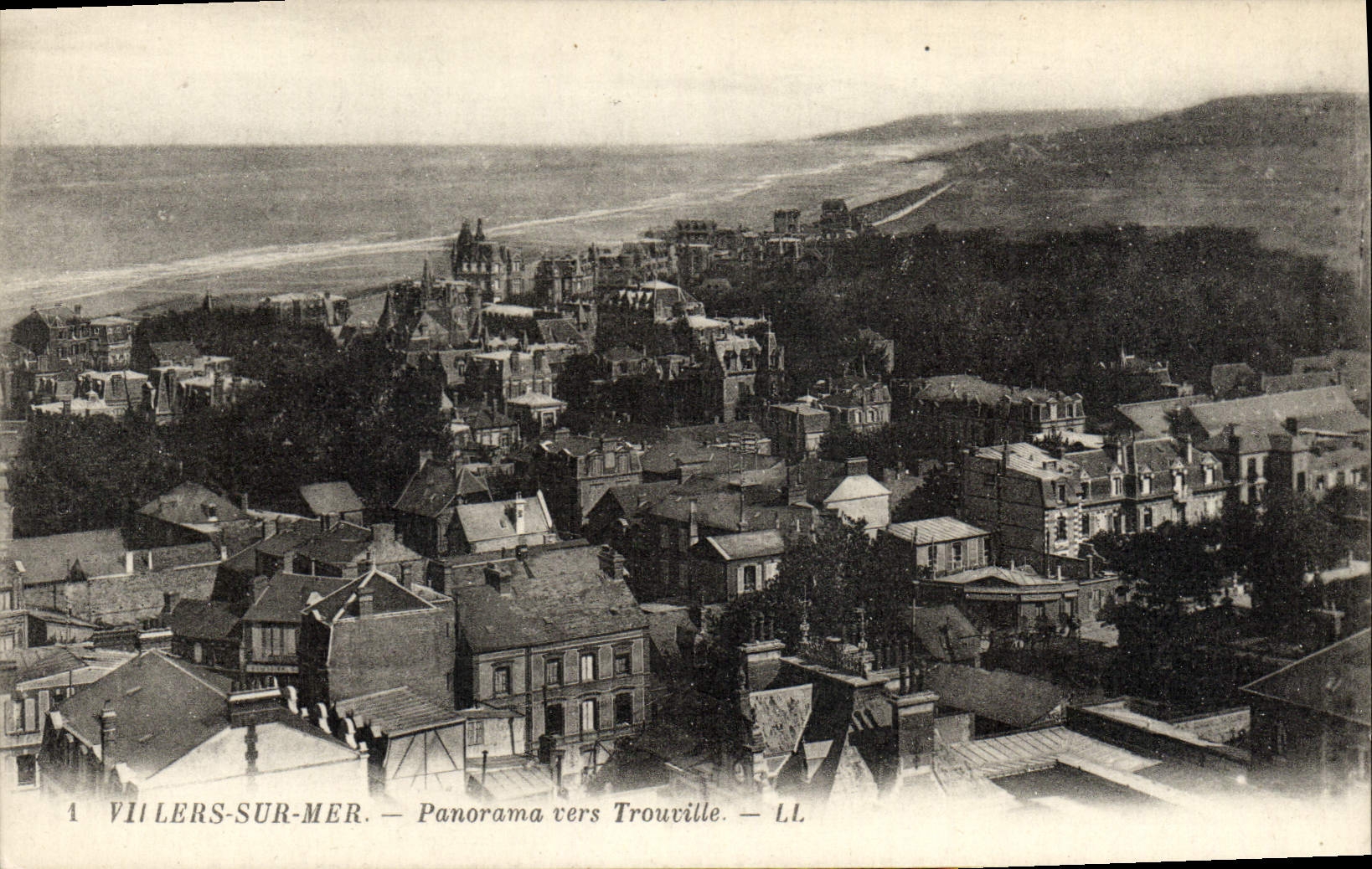 Villers-sur-Mer — Panorama vers Trouville — LL