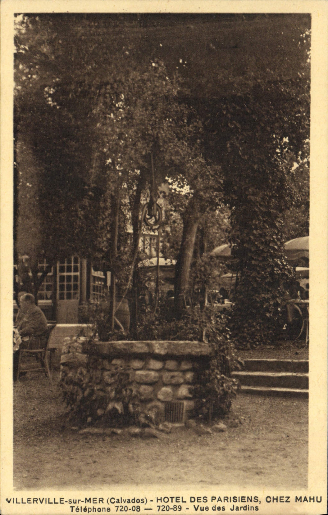Villerville-sur-Mer (Calvados) — Hotel des Parisiens, Chez Mahu — Vue des Jardins