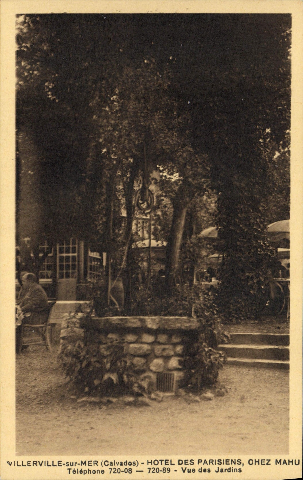 CPA Villerville Sur Mer Hotel des Parisiens Chez Mahu Vue des jardins