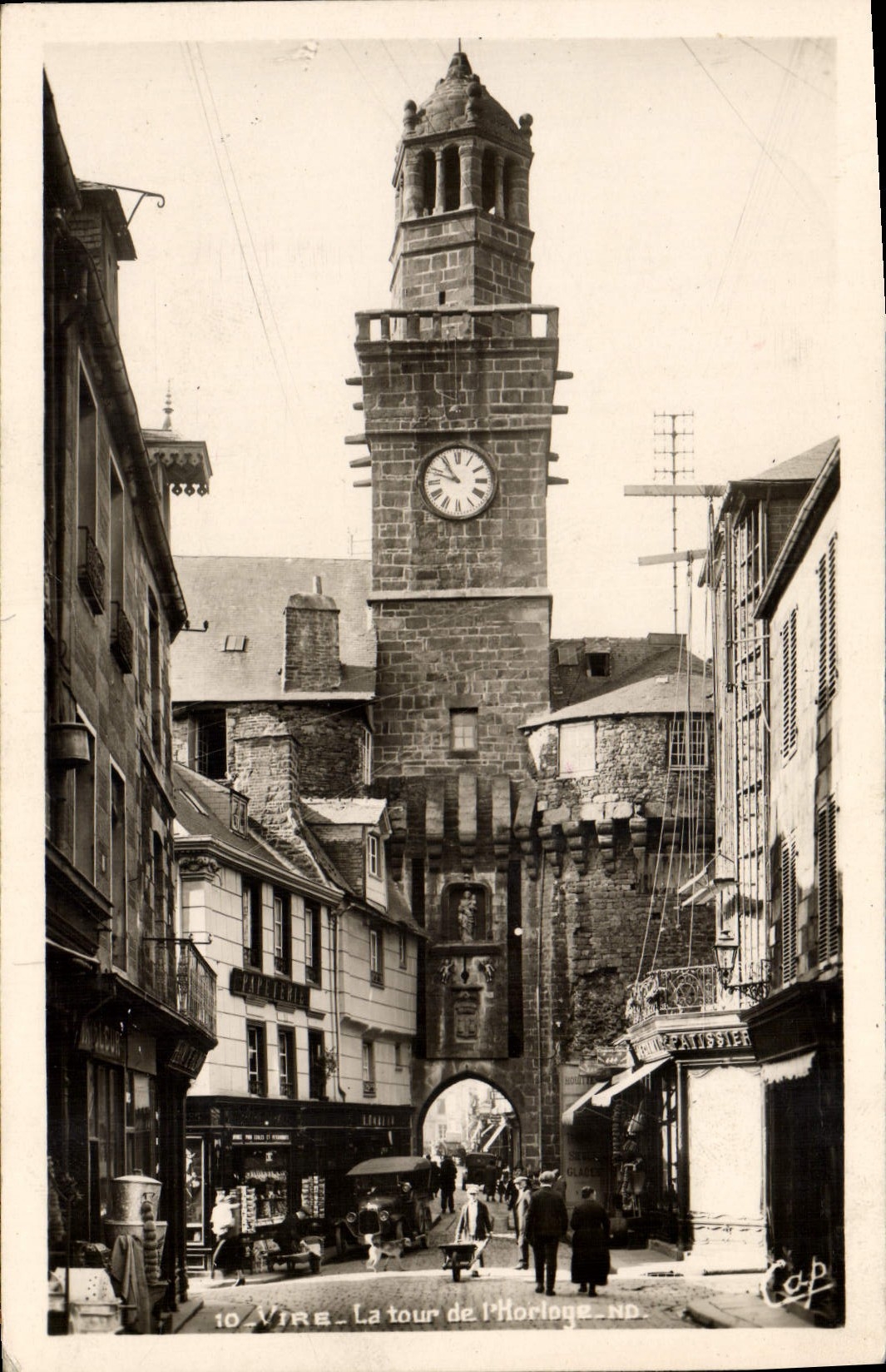 CPA Vire La tour de L'Horloge