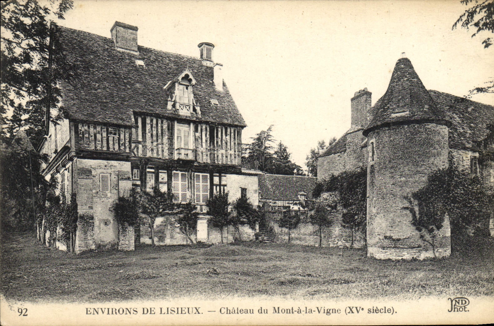 Environs de Lisieux — Château du Mont-à-la-Vigne (XVe siècle)