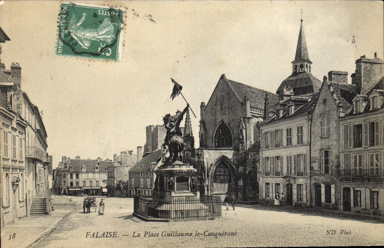 Falaise — La Place Guillaume le-Conquérant — ND Phot