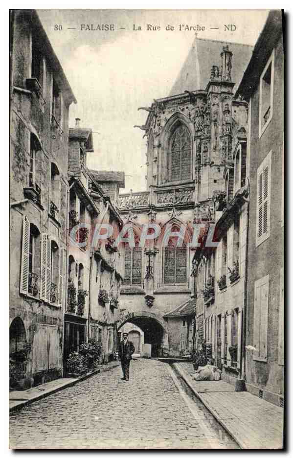 CPA Falaise La Rue de L'Arche