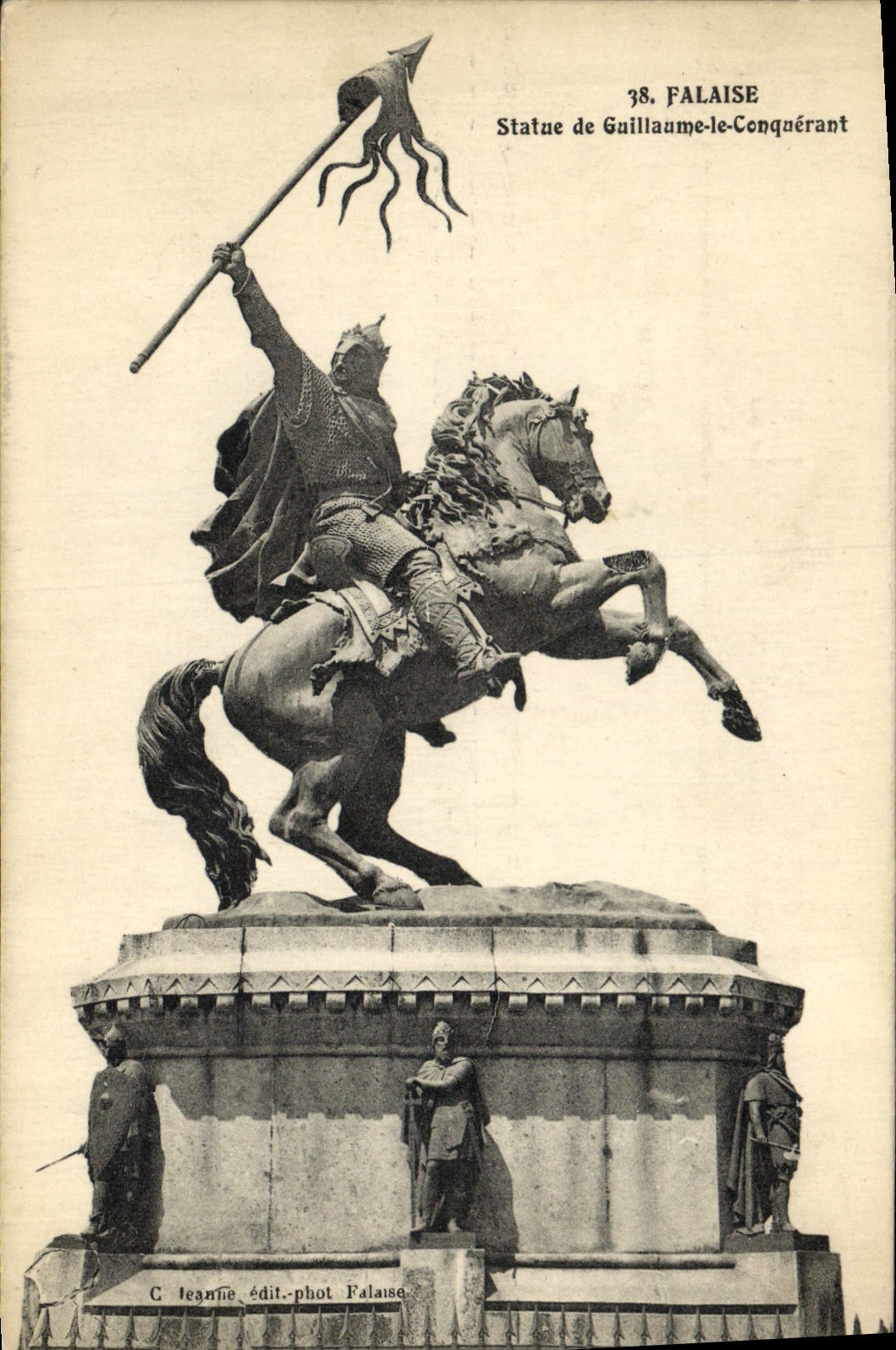 Statue de Guillaume-le-Conquérant à Falaise — C. Jeanne édit.-phot. Falaise, n°38