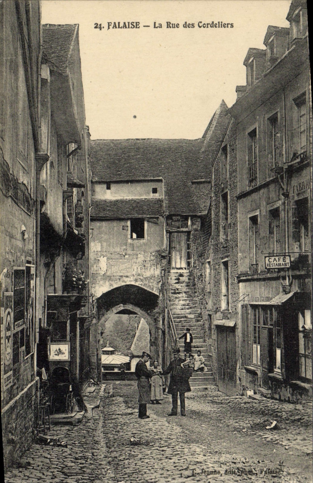 Falaise — La Rue des Cordeliers — L. Jegonne, édit. Falaise, n°24