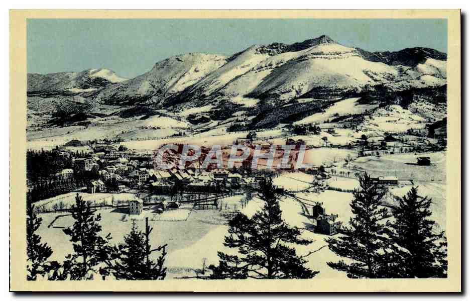 Villard-de-Lans (1.050 m.) — ses grands champs de neige ; à gauche au loin « Le Clocher » — R. Colbert, Grenoble
