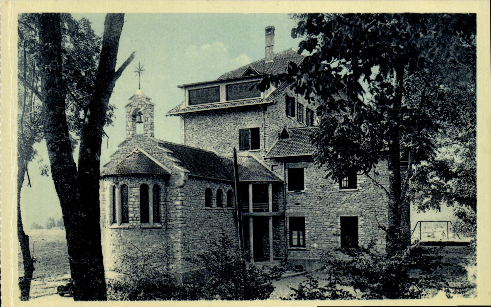 CPA Villard De Lans Le Clocher et ses grands ombrages 