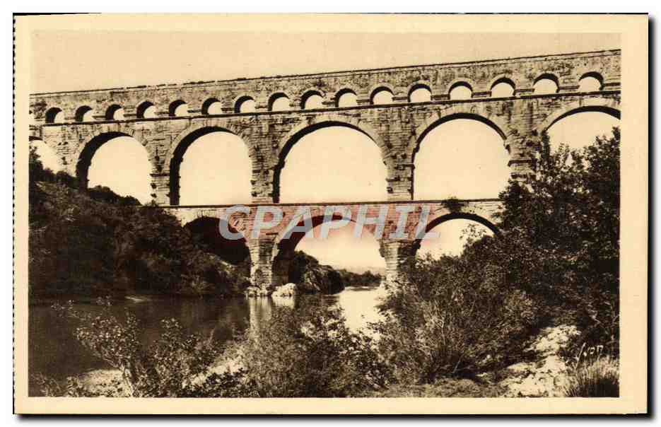 CPA Remoulins Le Pont du Gard