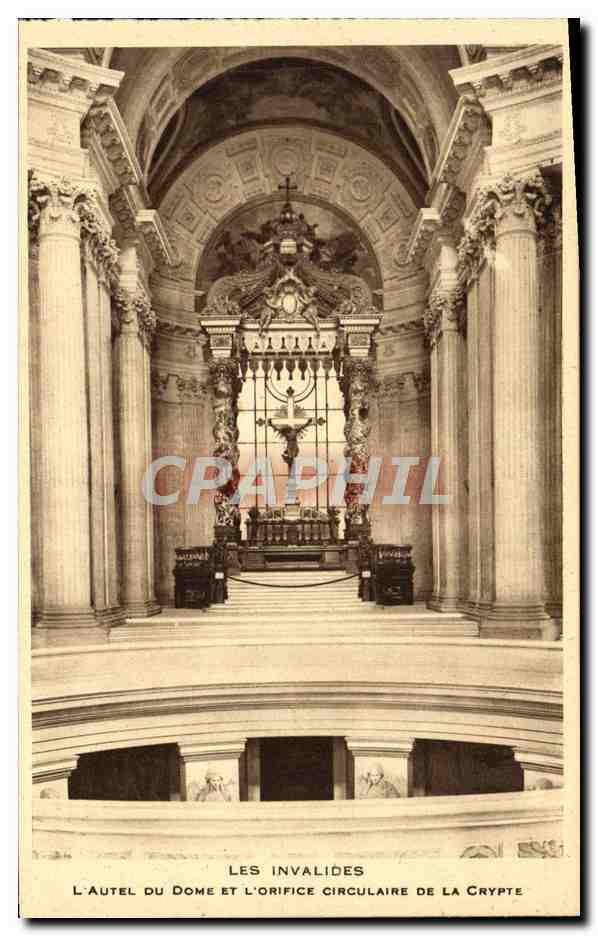 CPA Paris Les Invalides L'autel du dome et l'orifice circulaire de la crypte