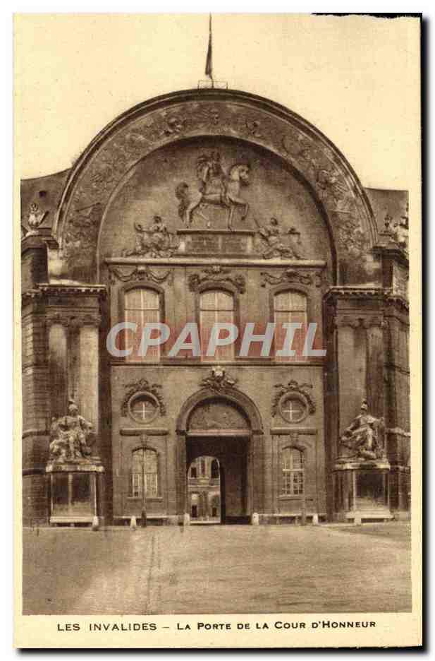 CPA Paris Les Invalides La Porte De La Cour D'Honneur