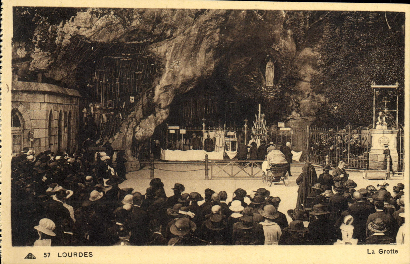 CPA Lourdes La Grotte