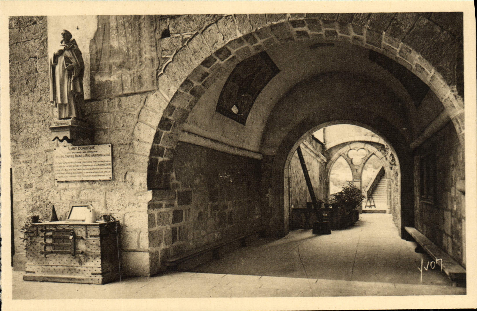 Rocamadour — Le Porche et le Coffre au verrou légendaire — Les Éditions d'Art Yvôn, Paris