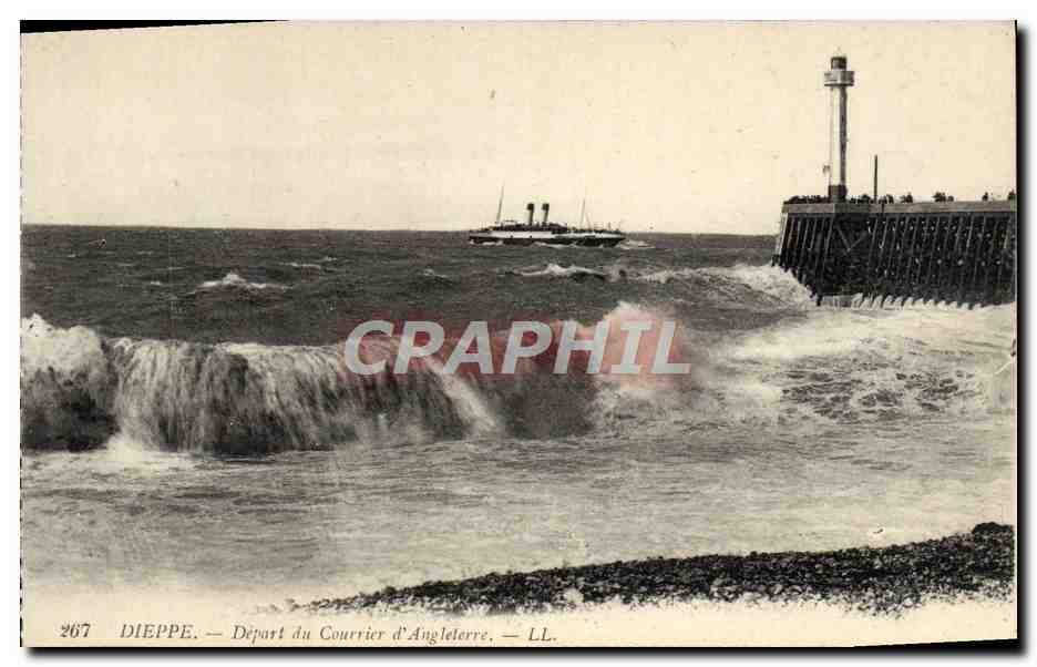CPA Dieppe Depart du Courrier d'Angleterre Bateau