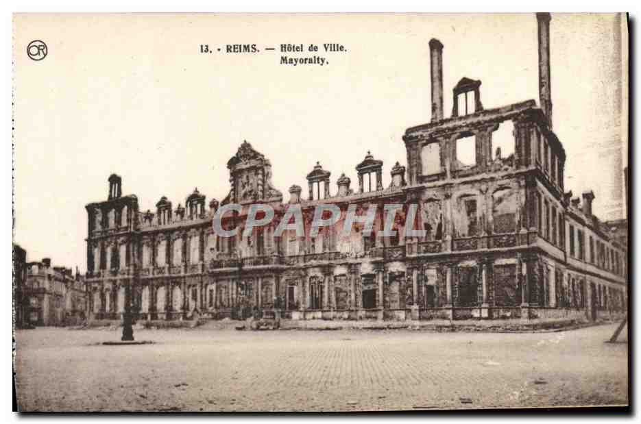 CPA Reims Hotel de Ville Militaria