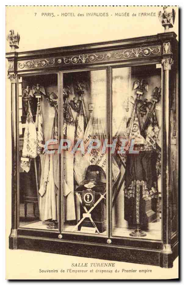 CPA Paris Hotel des Invalides Musee de l'Armee Salle Turenne Souvenirs de l'empereur et drapeaux du premier Empire 