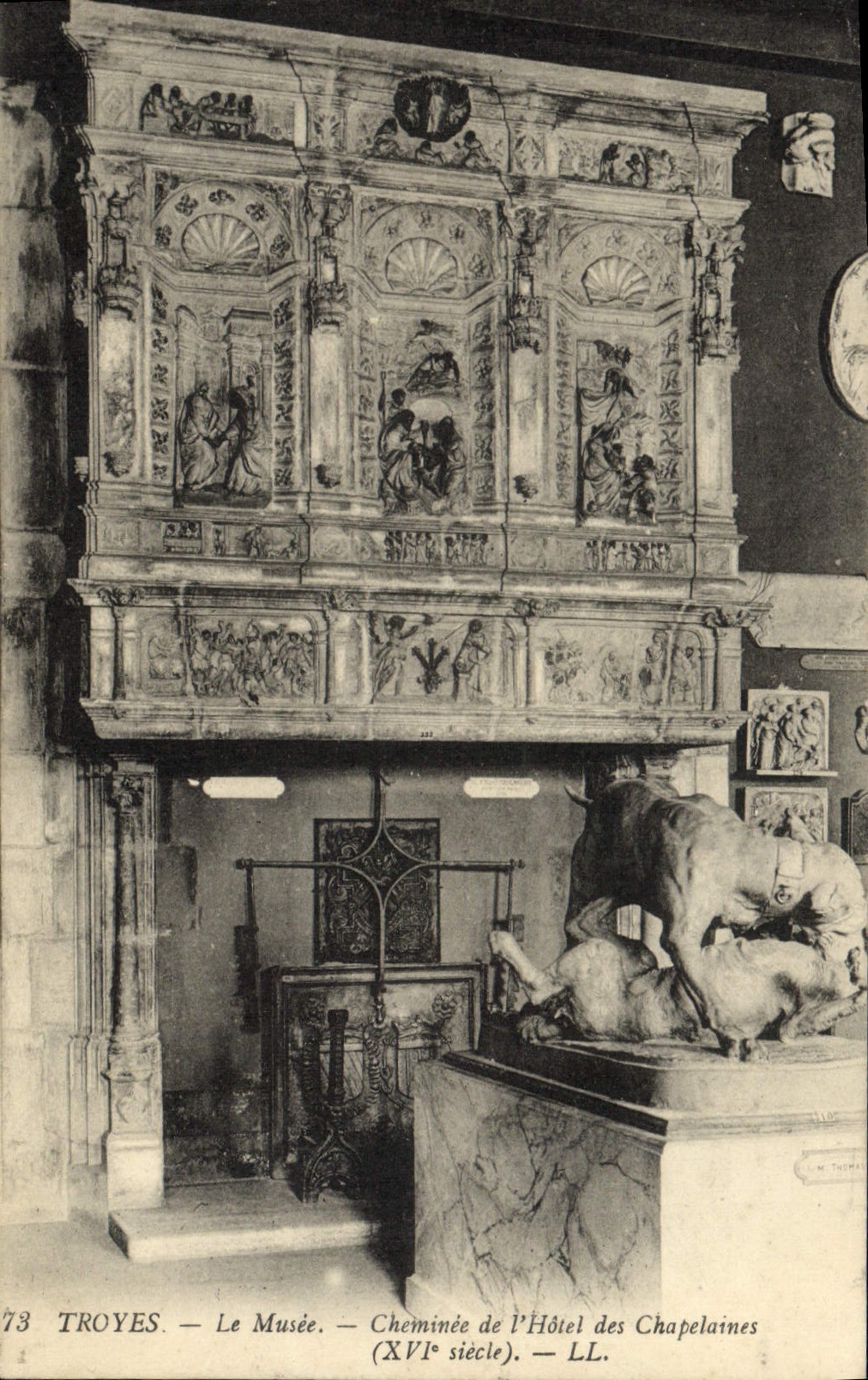 CPA Troyes Le Musee Cheminee de l'Hotel des Chapelaines 