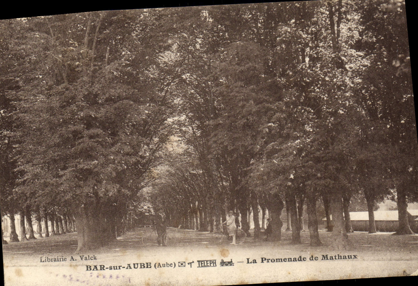 Bar-sur-Aube (Aube) — La Promenade de Mathaux — Librairie A. Valck