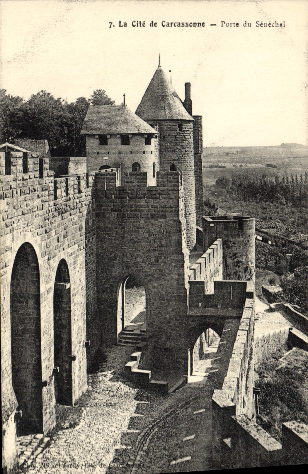 CPA La cite de Carcassonne porte du senechal