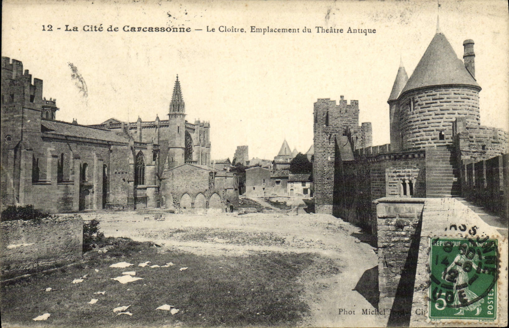 CPA La Cite De Carcassonne Le Cloitre Emplacement du Theatre antique